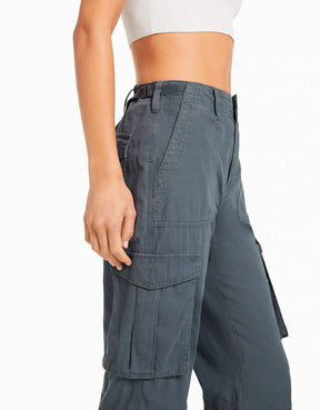 Calça Cargo Feminina - Afine e Modele o Seu Corpo