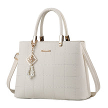 Bolsa Feminina em Couro Genuíno - Janevive