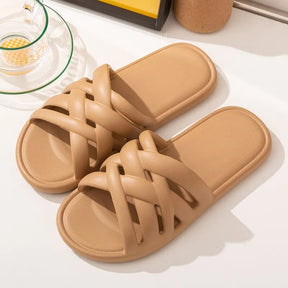 Chinelo Micch