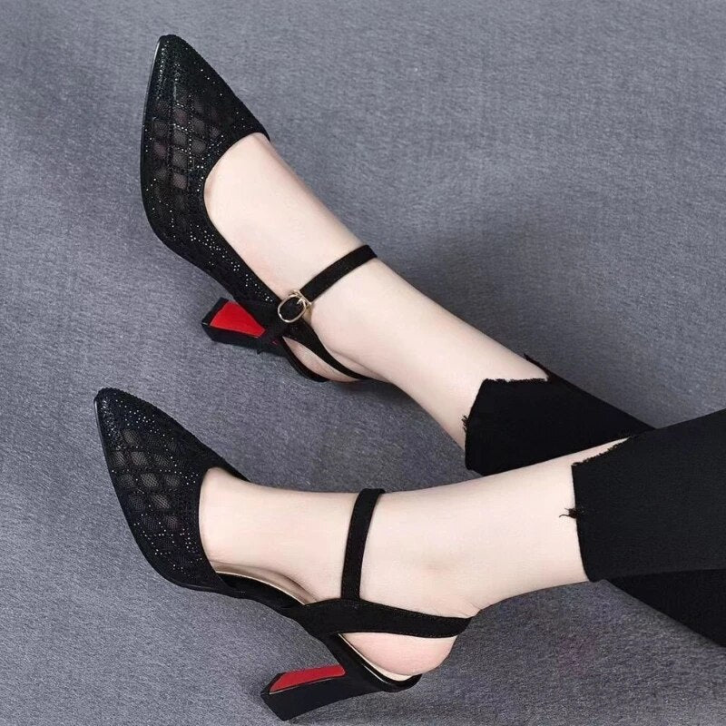 Sandália Andressa™ com Detalhes em Renda + Salto Médio