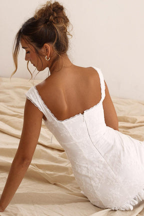 Vestido Curto Bordado Modern Lívia - GOLDEN ERA