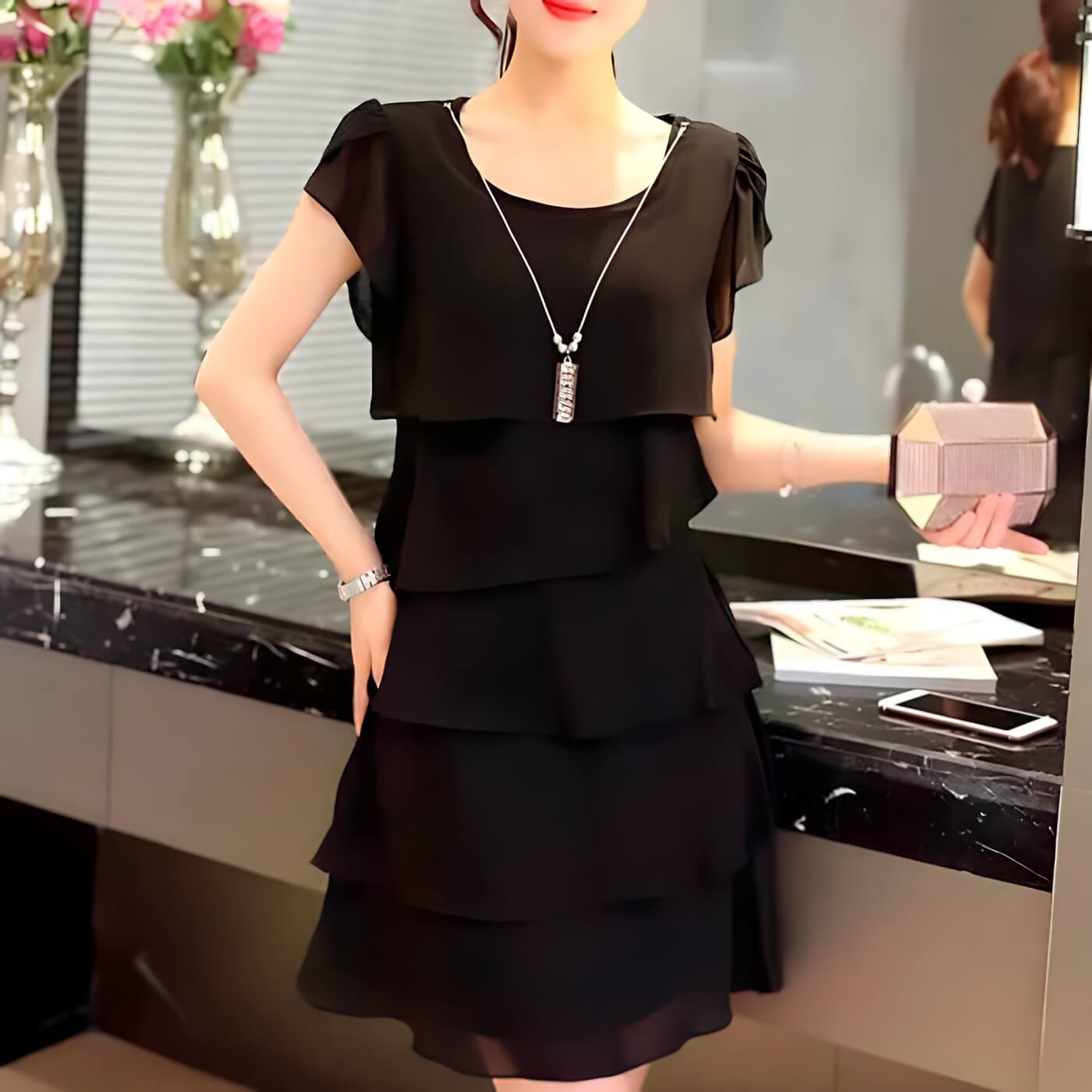 Vestido Curto em Camadas Maadi